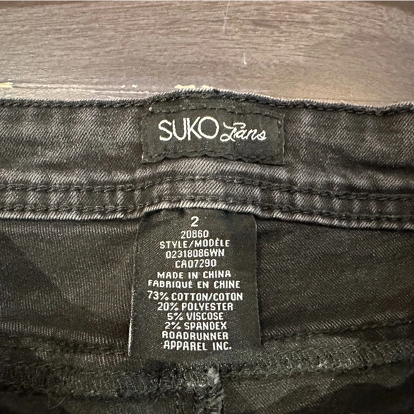 Suko black floral Embroidered jeans| size 2 - Picture 5 of 6